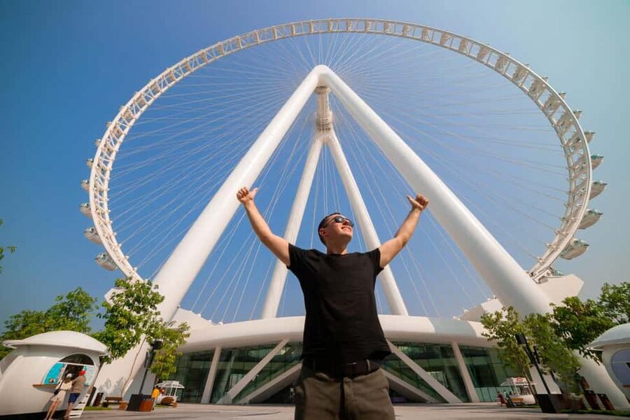 Dubai: Ain Dubai Wheel, Blue Mosque & Half-Day Guided Tour - What the guides add to the day