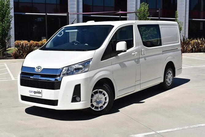 Dubai Airport: Hassle Free Private Transfer Arrival OR Departure - The departure version: hotel door to airport curb