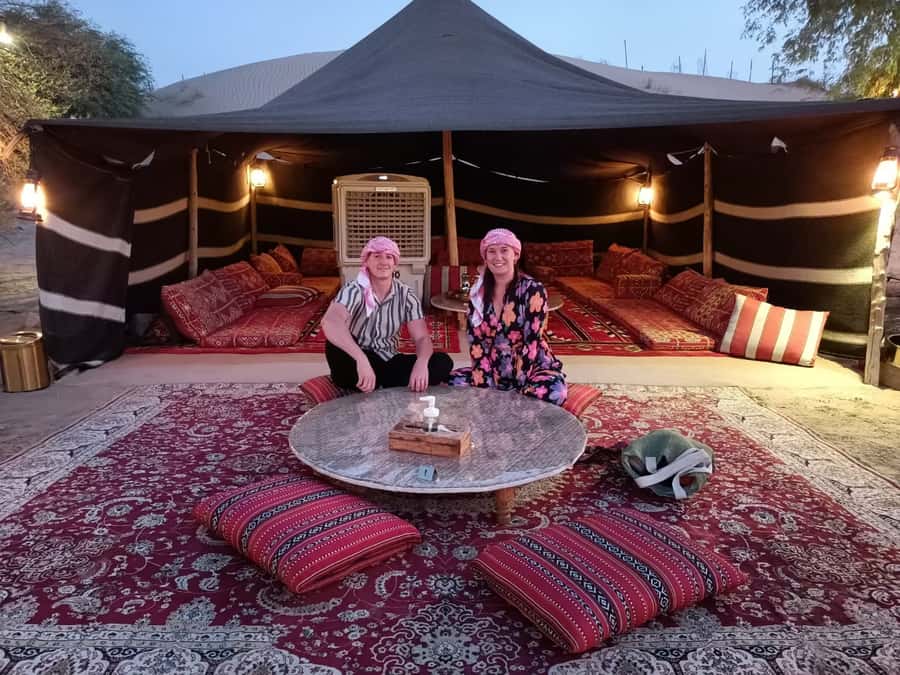 Dubai: Al Marmoom and Al Qudra Lakes Guided Tour with Dinner - Stargazing with a high-power telescope
