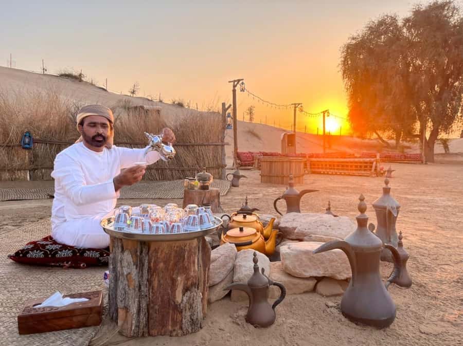 Dubai: Al Marmoom Oasis Horse Riding Experience with Snack - The horse exhibition adds context before the ride