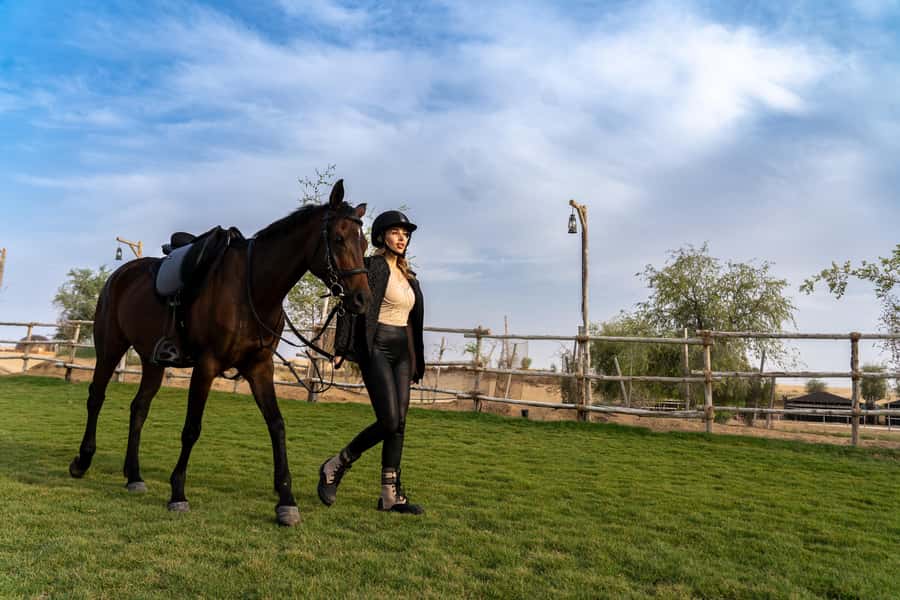 Dubai: Al Marmoom Oasis Horse Riding Experience with Snack - What the 30 or 45-minute ride is like