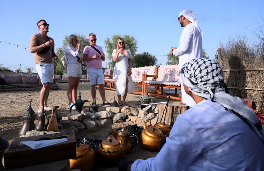 Dubai: Al Marmoom Oasis Horse Riding Experience with Snack - Why this suits beginners and experienced riders