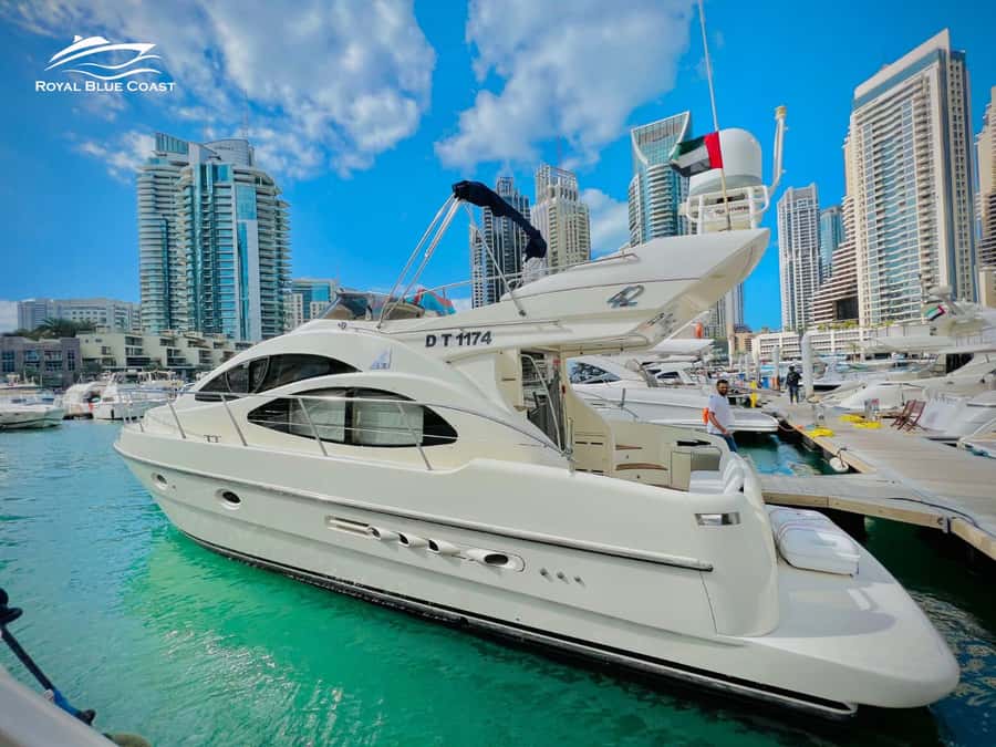 Dubai: Azimut 42 Feet Private Luxury Yacht Cruise - Swimming, Sunbathing, and Time on the Water