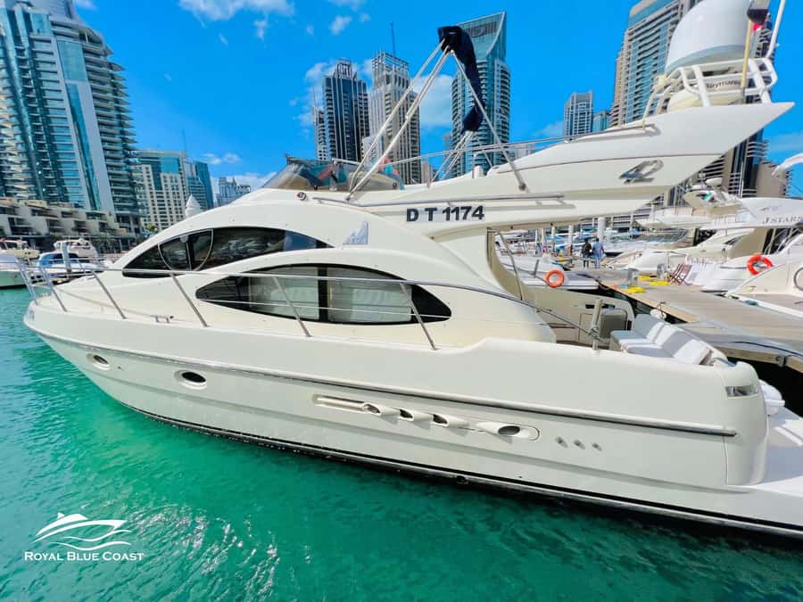 Dubai: Azimut 42 Feet Private Luxury Yacht Cruise - The Azimut 42-Foot Yacht Onboard