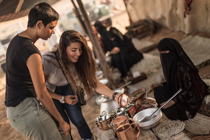 Dubai: Bedouin Culture Safari - A 25-minute falconry display