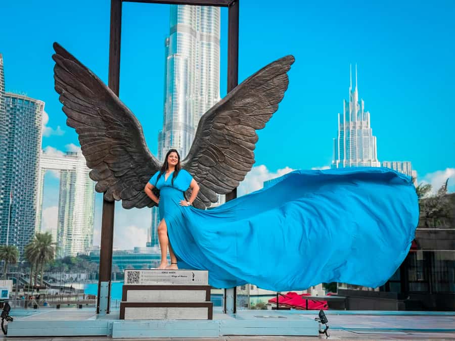 Dubai: Burj Khalifa Flying Dress Videography Shoot - Choosing the dress before you arrive