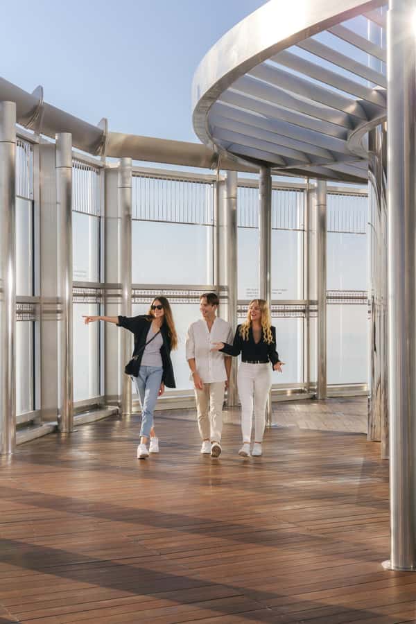 Dubai: Burj Khalifa Levels 124 & 125 Entry Ticket + Options - Who will enjoy this Burj Khalifa ticket most?