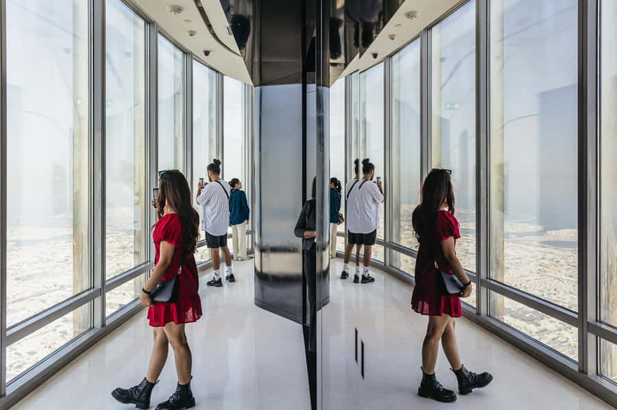 Dubai: Burj Khalifa Sky Level 148, 124, & 125 Entry Ticket - Catching the Dubai Fountain from above