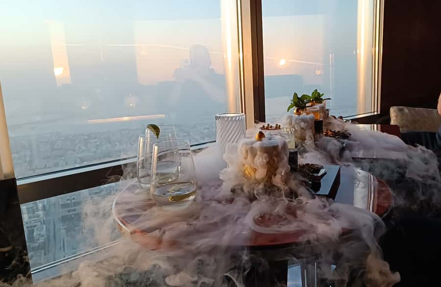 Dubai: Burj Khalifa Sunset Engagement with Porsche Pickup - Key points to know before booking