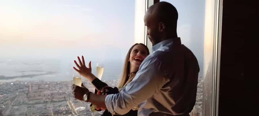 Dubai: Burj Khalifa Sunset Engagement with Porsche Pickup - Palace photographs before the surprise