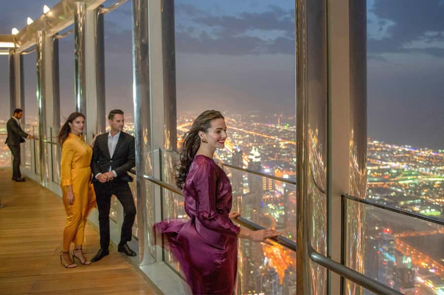 Dubai: Burj Khalifa VIP Experience Level 152 Lounge Access - Reaching the VIP counter inside Dubai Mall