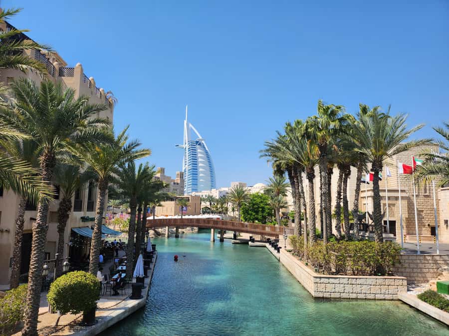 Dubai: City Highlights Tour with Blue Mosque & Street Food - Sheikh Zayed Road and the first city views