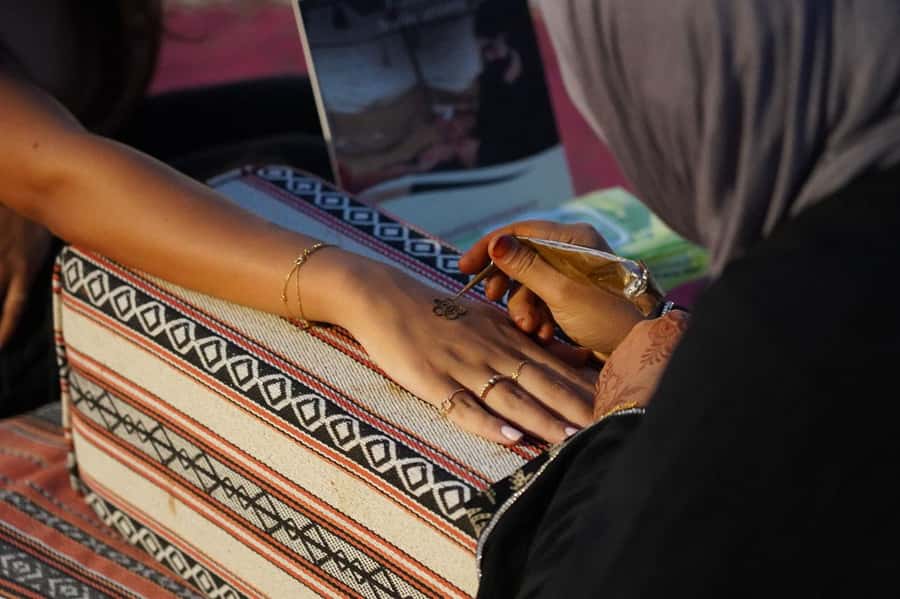 Dubai: Desert Safari, Camel Ride, Show & Optional Dinner - What to wear and how to prepare