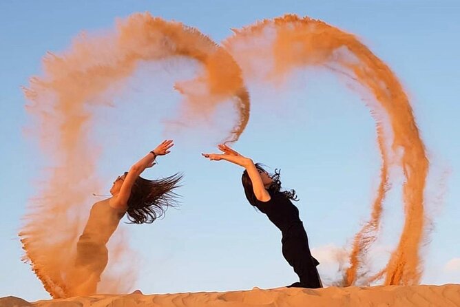 Dubai Desert Safari with BBQ And 4W Land Cruiser Dune Bashing Experience - BBQ buffet and live entertainment