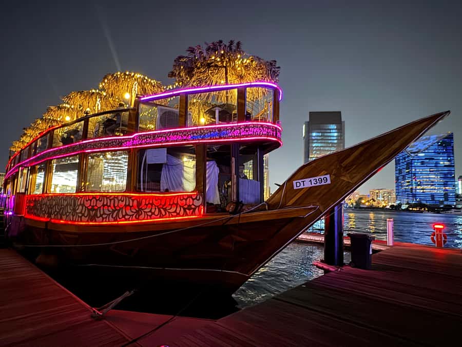 Dubai Dhow Cruise Creek,Marina Shows,Buffet & Drinks options - Arriving at Al Seef and the Creek