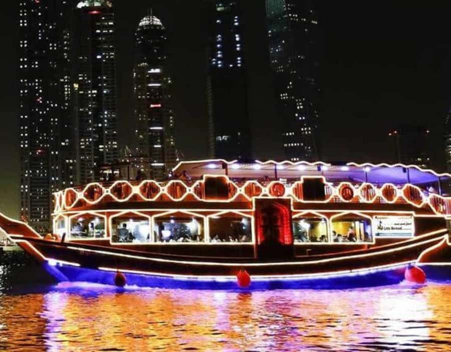 Dubai: Dhow Dinner Cruise on Creek or Marina with Live Shows - The timing and length of the cruise