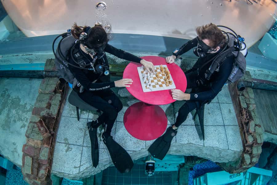 Dubai: Discover Scuba Dive for Beginners at Deep Dive - Exploring the sunken city at 12 meters
