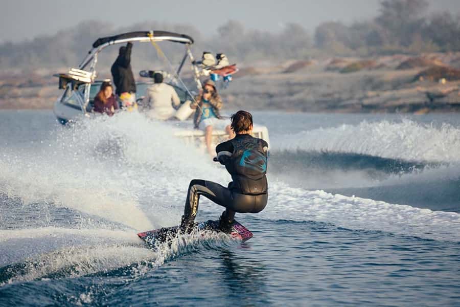 Dubai: Dubai Marina Wakesurfing or Wakeboarding Experience - The lesson begins with equipment and safety