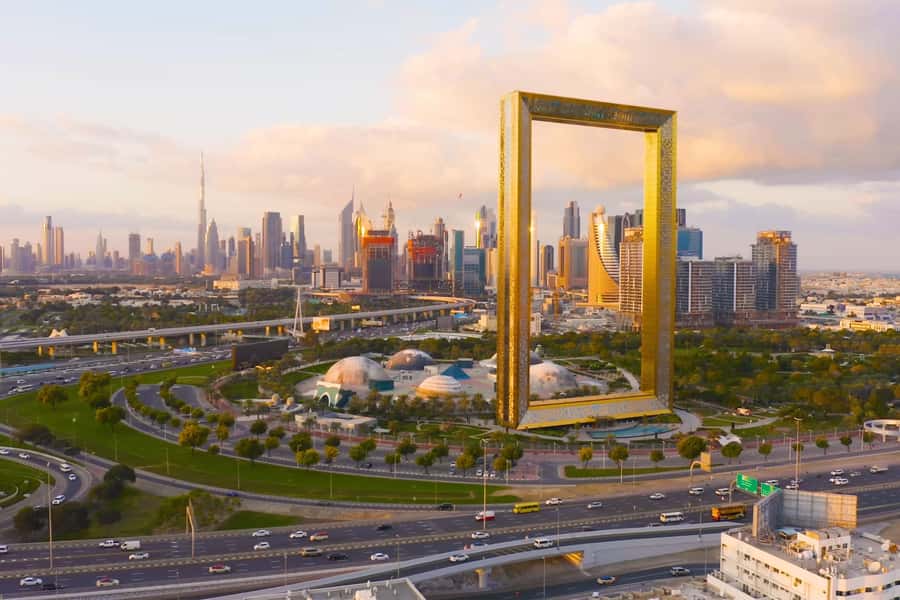 Dubai: Entry Ticket to the Dubai Frame with Deck Access - Riding up to the observation deck
