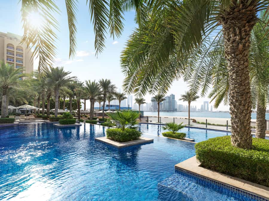 Dubai: Fairmont the Palm Pool and Beach Access - The important lounger rules