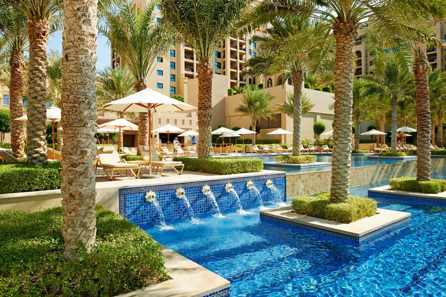 Dubai: Fairmont the Palm Pool and Beach Access - Facilities that make a day pass practical