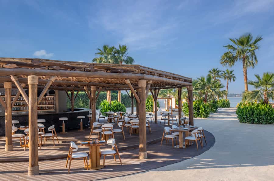 Dubai: Fairmont the Palm Pool and Beach Access - Arriving and finding your way around