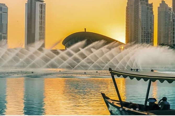 Dubai: Fountain Show and Burj Lake Ride by Traditional Boat - Who will enjoy this ride most?