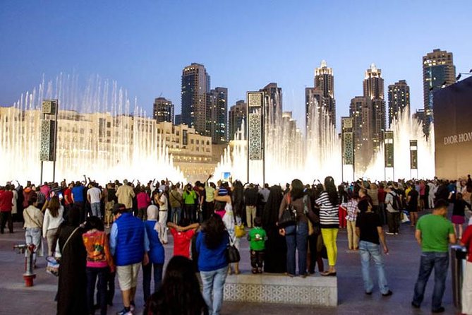 Dubai: Fountain Show and Burj Lake Ride by Traditional Boat - What you see during the 30-minute ride
