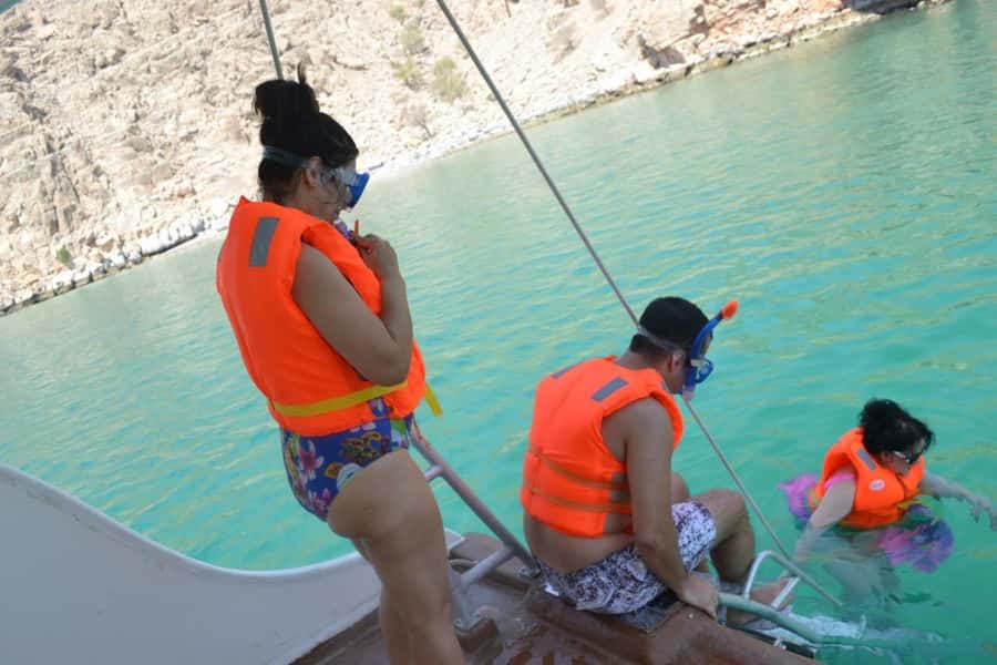 Dubai: Full-Day Sea Safari to Musandam - Crossing into Oman with the right documents