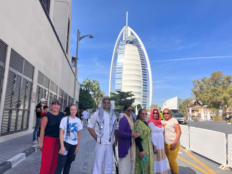 Dubai: Future Museum, Burj Al Arab, and Dubai Frame Tour - Burj Al Arab: a fifteen-minute photo stop