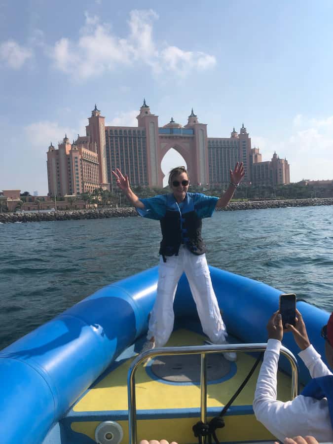 Dubai: Guided Speedboat Tour with City Sights & Ice Cream. - Photo opportunities and the ice cream finish