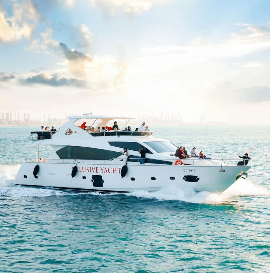 Dubai Harbor: Luxury Yacht Tour with BBQ Options - Choose one hour for sightseeing, two hours for dinner