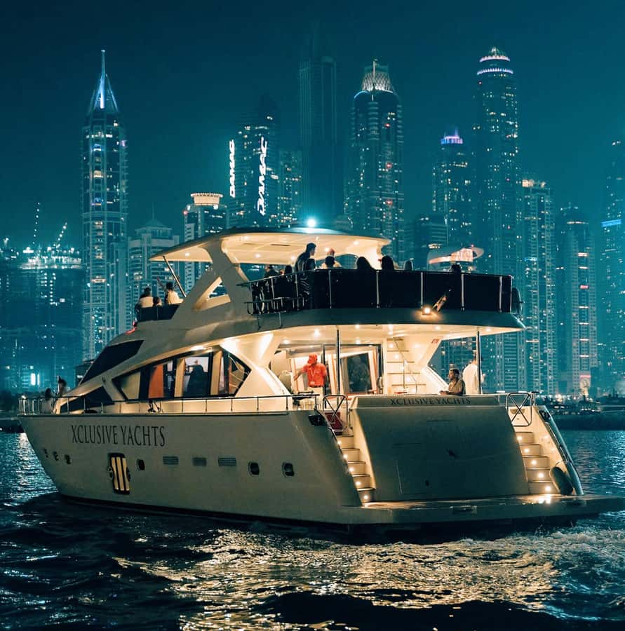 Dubai Harbor: Luxury Yacht Tour with BBQ Options - Ain Dubai and JBR bring the most recognizable sights
