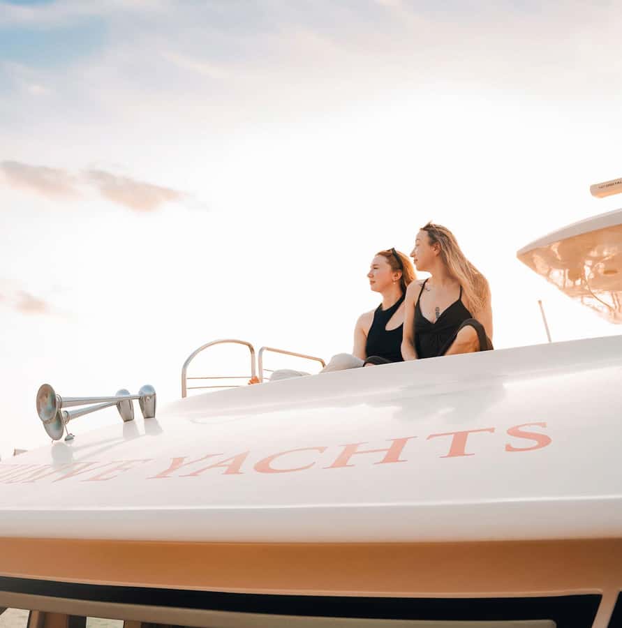 Dubai Harbor: Luxury Yacht Tour with BBQ Options - What the crew adds to the experience