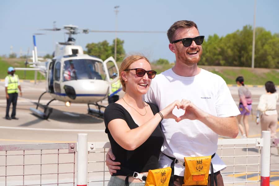 Dubai: Helicopter Ride, Old Town Walking Tour, Abra & Snacks - Spices, gold, and the final market walk