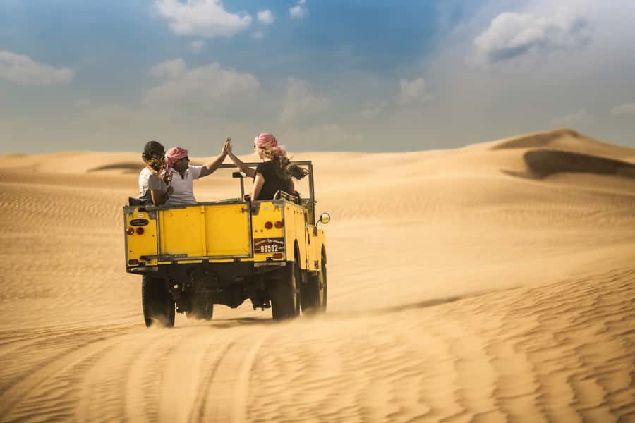Dubai: Heritage Safari in Vintage Land Rover with Dinner - Yola, drums, shisha, and the night sky