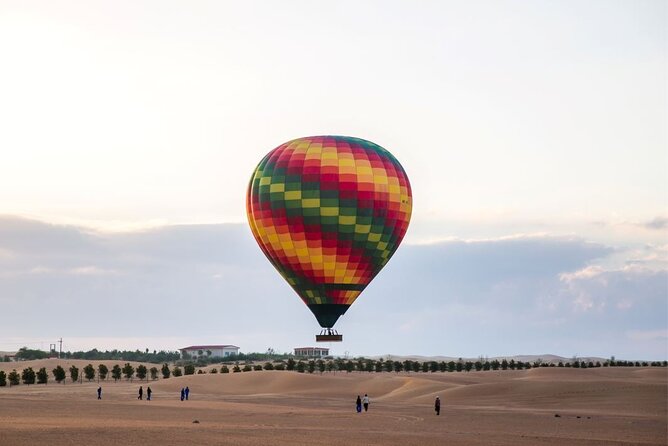Dubai Hot Air Balloon Ride with Breakfast, Falconry & Camel Ride - Safety, comfort, and who should skip it