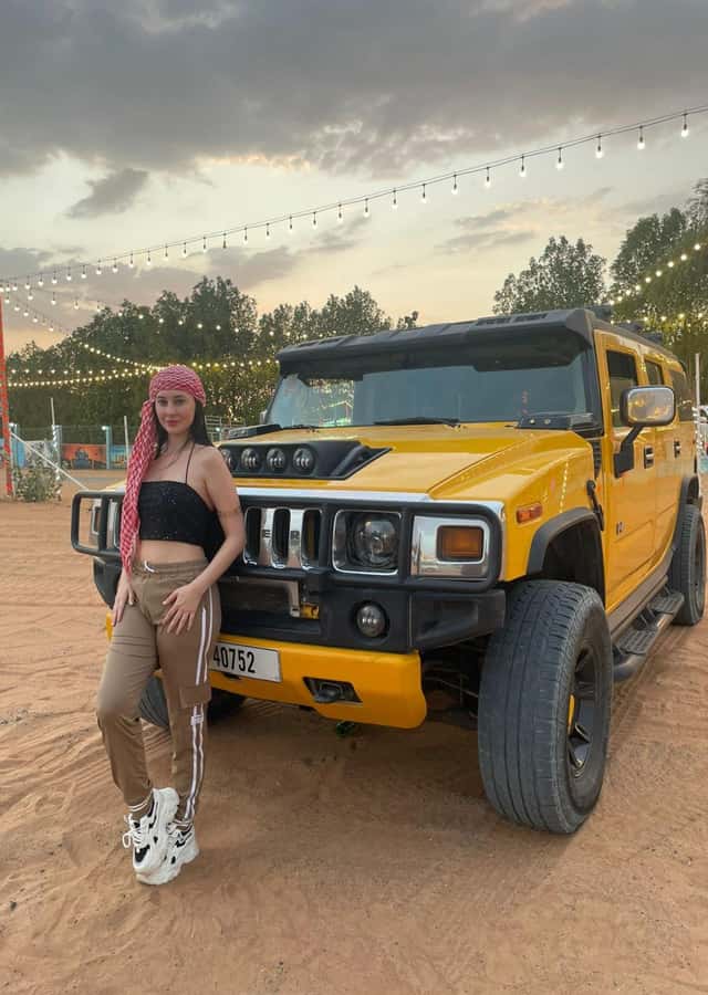 Dubai Hummer Safari Adventure & Traditional Dress Photoshoot - Private comfort, shared camp atmosphere