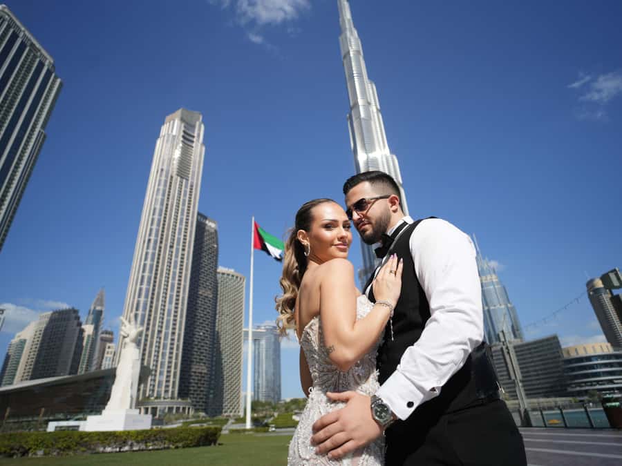Dubai: Iconic Burj Khalifa Pre-Wedding Photoshoot - What this Burj Khalifa photoshoot really offers