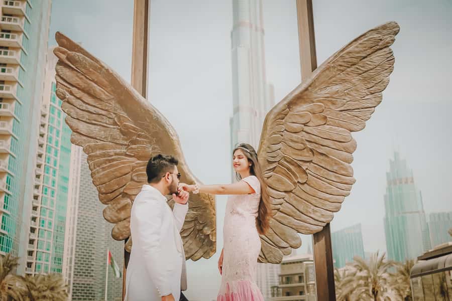 Dubai: Iconic Burj Khalifa Pre-Wedding Photoshoot - Burj Ceni and the shorter middle stop