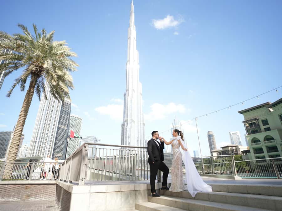 Dubai: Iconic Burj Khalifa Pre-Wedding Photoshoot - The photographer and the human side of the session