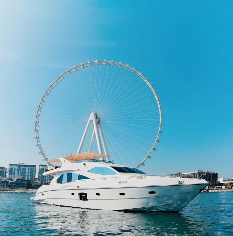 Dubai: Instagrammable Yacht Tour with Drinks & Ain/JBR Views - Dubai Marina from the water in 60 minutes