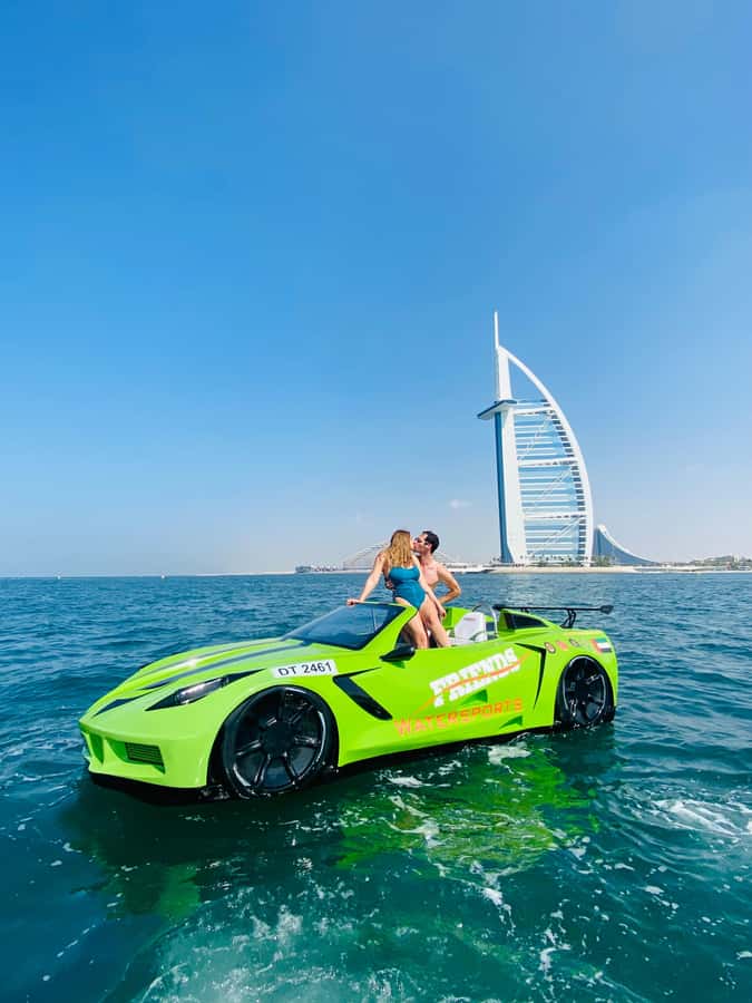 Dubai: Jet Car to Burj Al Arab with Breakfast and Soft drink - How the guides shape the experience