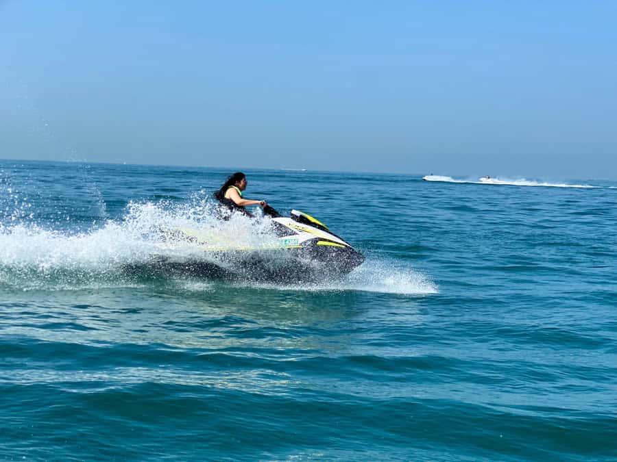 Dubai: Jet Ski Ride with Photos and Videos - 1 Hr - Riding modern jet skis at up to about 70 km/h