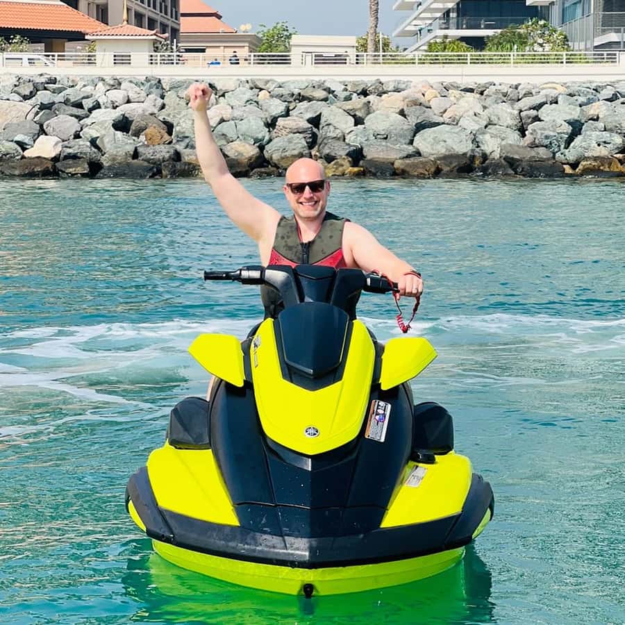 Dubai: Jet Ski Ride with Photos and Videos - 1 Hr - What the instructor adds to the hour