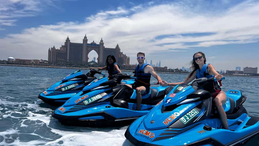 Dubai: Jet Ski to Atlantis with Videos, Photos and Ice Cream - Five minutes of safety instruction