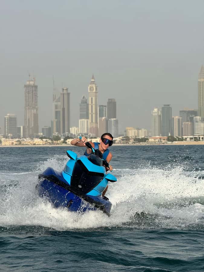 Dubai: Jet Ski Tour of Burj Al Arab with Photos & Videos - The one-hour route adds Palm Island and Atlantis