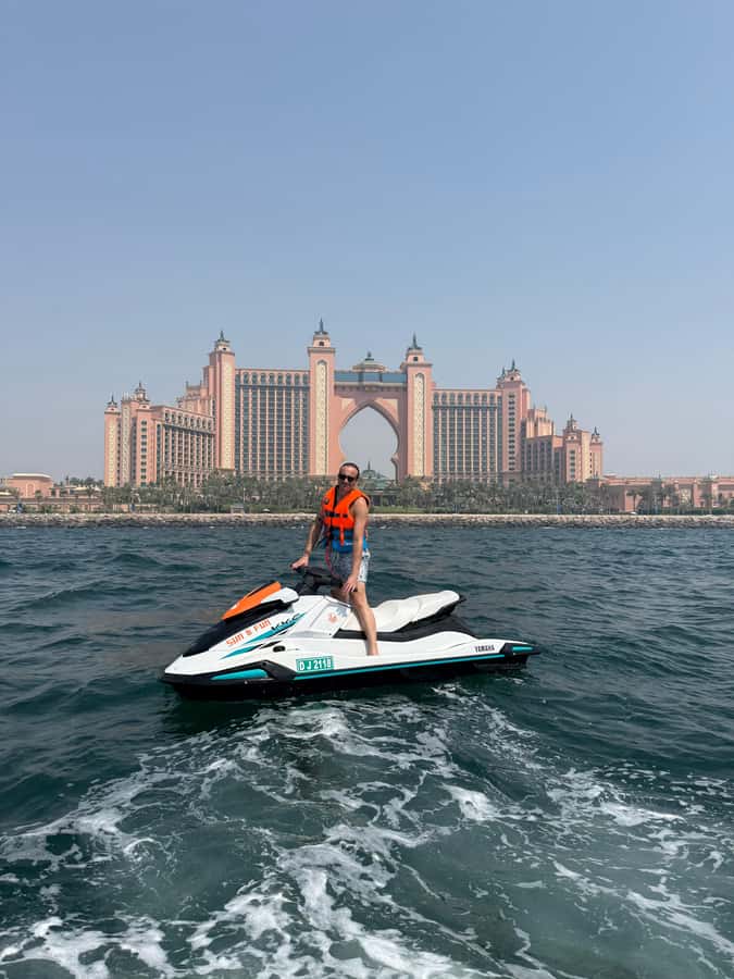 Dubai jet ski: visit the Burj al Arab and Atlantis with photos and videos - How the guides handle nervous beginners