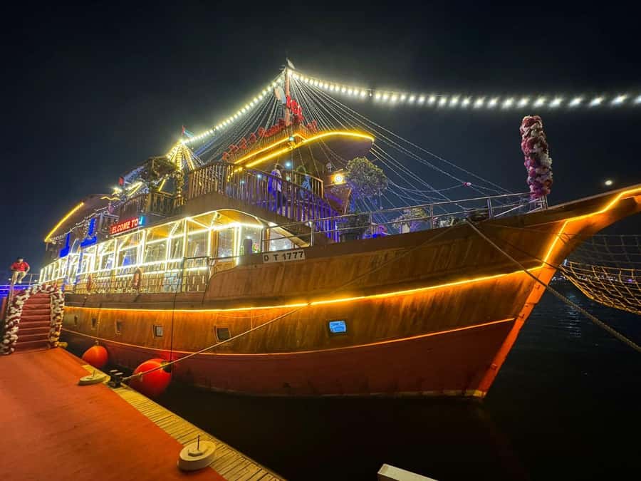 Dubai: Luxury Dinner Cruise with Live Music - Who will enjoy this cruise most?
