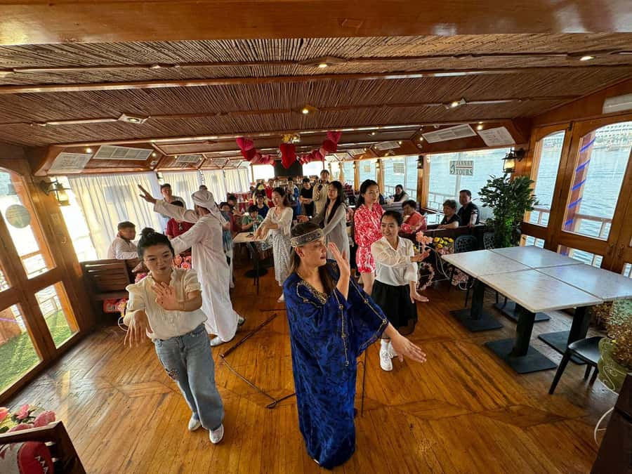 Dubai: Luxury Dinner Cruise with Live Music - Booking, cancellation, and timing tips